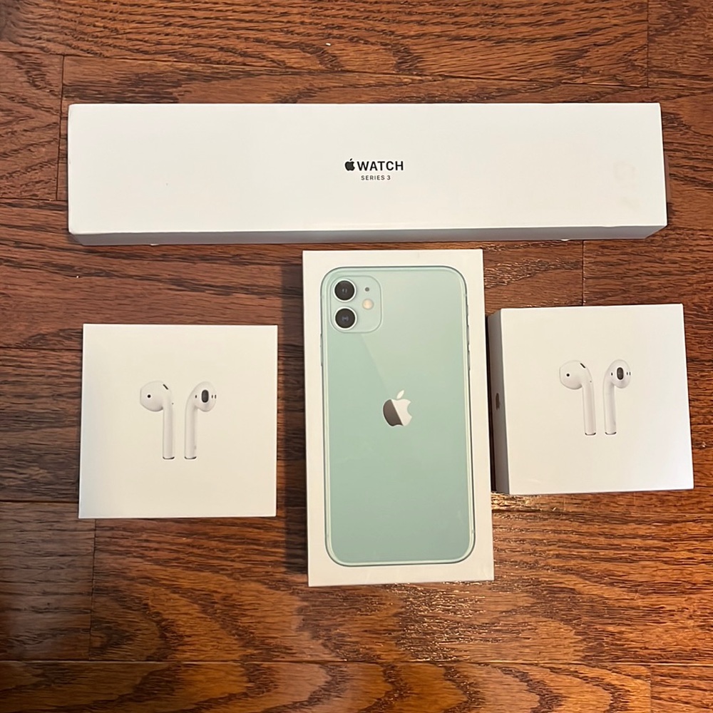 ASSORTED APPLE PRODUCT BOXS